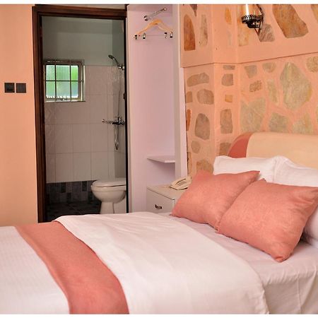 Hotel Ruby Haven Kampala Zewnętrze zdjęcie