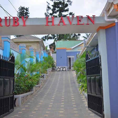 Hotel Ruby Haven Kampala Zewnętrze zdjęcie