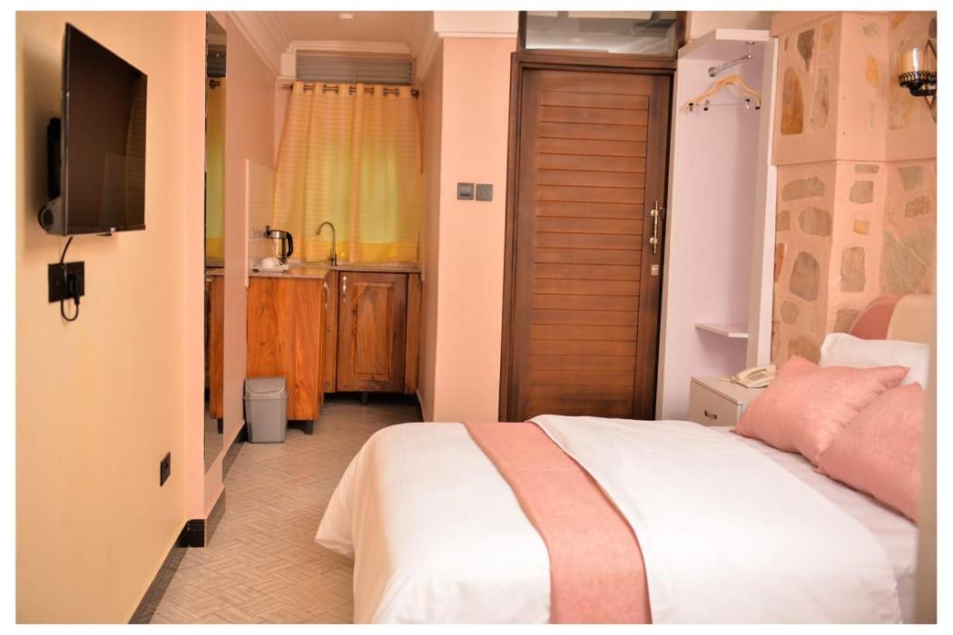Hotel Ruby Haven Kampala Zewnętrze zdjęcie