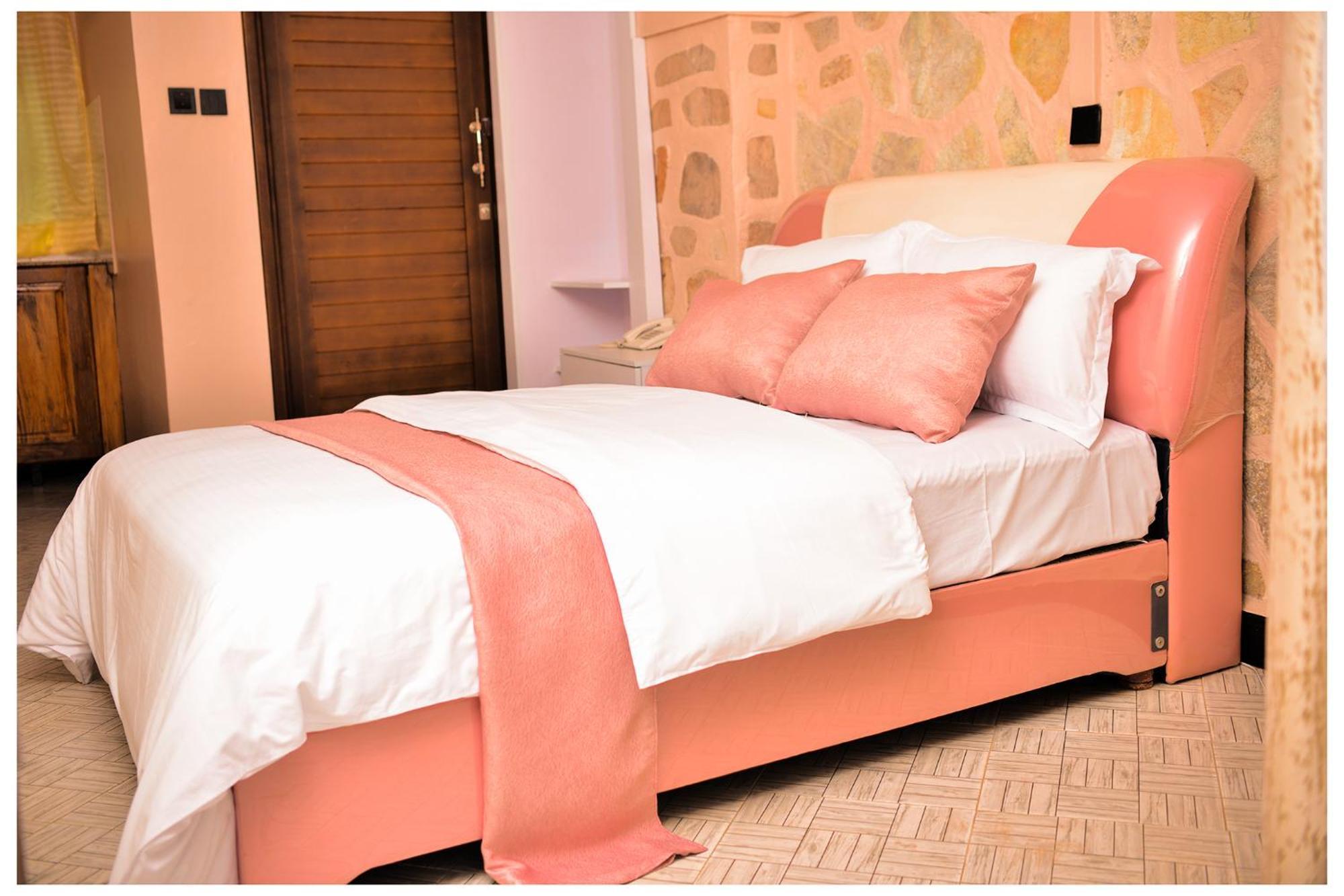 Hotel Ruby Haven Kampala Zewnętrze zdjęcie